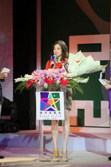 组图：梅婷期待再登大赏领奖台 感谢70多万网友支持