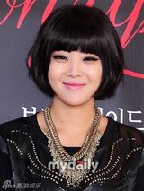 组图：韩团BEG宣传19禁个唱短裙秀美腿