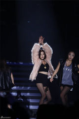 组图：湖北卫视新年狂欢夜 尚雯婕姚贝娜领衔