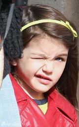 幻灯图：苏瑞庆祝4岁生日 挤眉弄眼做鬼脸