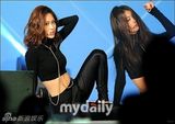 组图：miss A与Crayon Pop出席韩国体育颁奖礼