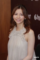 组图：倪妮出席传媒招待会 日本女星香里奈欲变打女