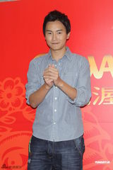 高清图：林志玲轻松面对春晚走光 自认表现过关