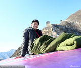 组图：撒贝宁长城玩自虐 零下10度录节目打哆嗦