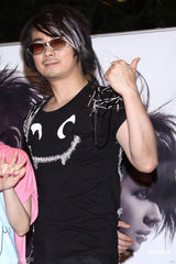 组图：F.I.R巡演台北开唱 三成员首度挑战个人舞台