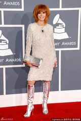 组图：格莱美红毯群星纷纷亮相星光熠熠