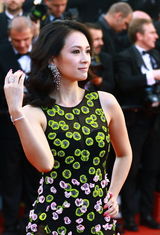 意大利女星艾萨-阿吉图红毯竖中指[23\/45]组图