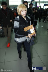 组图：少女时代等赴巴黎出演《音乐银行》亮相机场