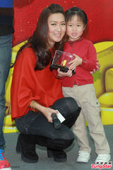 组图：安德尊扮财神 林淑敏携女儿中“金马”