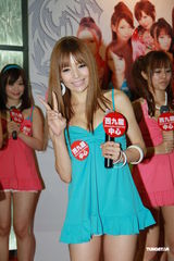 组图：吉泽明步苍井空等香港热舞 下一站台湾巡演