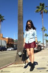 组图：刘芸洛杉矶私服街拍 潮范儿秀美腿