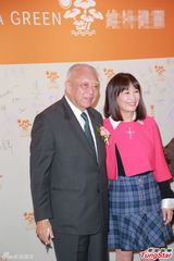 组图：毛舜筠为女儿放弃吸金 为其拍拖打预防针