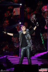 组图：王心凌不谈新恋情 罗志祥庾澄庆比拼热舞