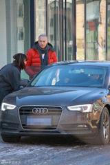 组图：高云翔冒雪回京 《宫3》光头造型首曝光