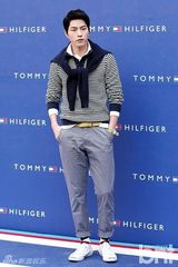 组图：神起昌珉FT在真刘仁娜等为品牌站台