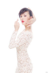 组图：商侃写真复古诱惑 红唇透视媚眼如丝