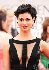 高清组图：莫瑞娜-芭卡琳镂空长裙亮相红毯