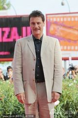 高清图：《黑羊》首映式 导演阿卡西奥变“轿夫”