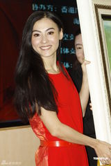 组图：陈思思将在香港开唱 张柏芝红装默契助阵