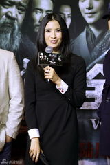 组图：《王的盛宴》首映 群星助阵首映红毯