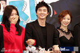 组图：尹施允朴信惠出席《邻家花美男》发布会