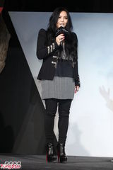 组图：张惠妹疑默认新恋情 否认喝知名饮品爆肥