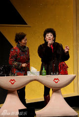 幻灯图：饭桌上那点事变话剧 观众称赞视角独到