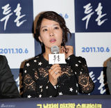 高清组图：韩星金善雅金柱赫携手宣传新片《斗魂》