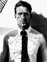 组图：瑞恩-高斯林绅士范登杂志 忧郁魅力迷人