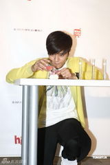 组图：罗志祥新专辑主打抒情歌 为旧爱selina加油