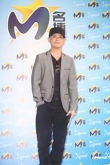 组图：何润东回应“地下女友”传闻 望40岁前成婚