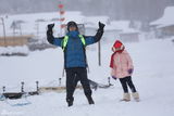 组图：《爸爸》雪乡抢先看 萌娃玩雪脸蛋红扑扑