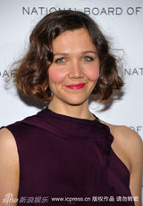 幻灯图：国家评论协会奖晚宴克鲁尼花白胡显男人味