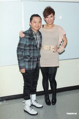 组图：《劲歌金曲》录影 阿娇(钟欣桐)出席郑欣宜落泪