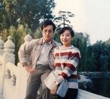 组图：主持人罗京生前与妻儿珍贵照曝光