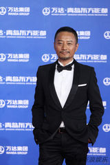 组图：张涵予现身万达活动 现场未见偶像有遗憾