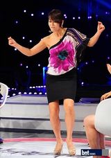 组图：仁顺伊等出演时尚节目展华丽舞台