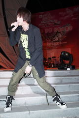 高清组图：TOP排行榜广州拉票 信刘力扬ALIN火拼