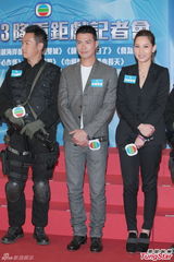 组图：陈法拉否认失宠 胡杏儿施美人计献吻