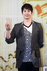 组图：《金子》发布 韩智慧携手延政勋谈情