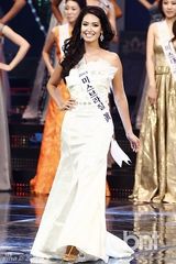 组图：2013韩国小姐决选上演泳装秀 SHINee助兴