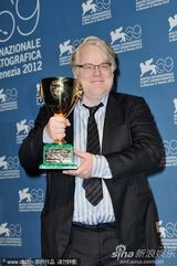 《大师》菲利普-塞默-霍夫曼获最佳男演员奖