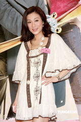 幻灯图集：李绮红不怕走光 曹敏莉欢迎追求者表白