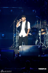 幻灯图：纵贯线台北告别演出 组团一年后最终解散