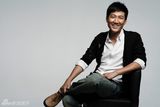 组图：李崇霄时尚写真大片 魅惑熟男显绅士风范