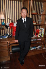 组图：黎耀祥为儿子不往内地发展