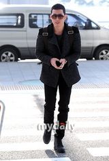 组图：《IRIS2》赴匈牙利取景 李多海等亮相机场