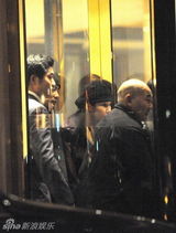 幻灯图：任达华内地广结异性缘 神秘女友日夜相伴