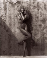 高清图：超模坎蒂丝《Muse》全裸大片酮体诱人