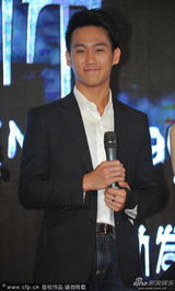 组图：黄恺杰帅气宣传《按摩师》 赵雅芝不干涉